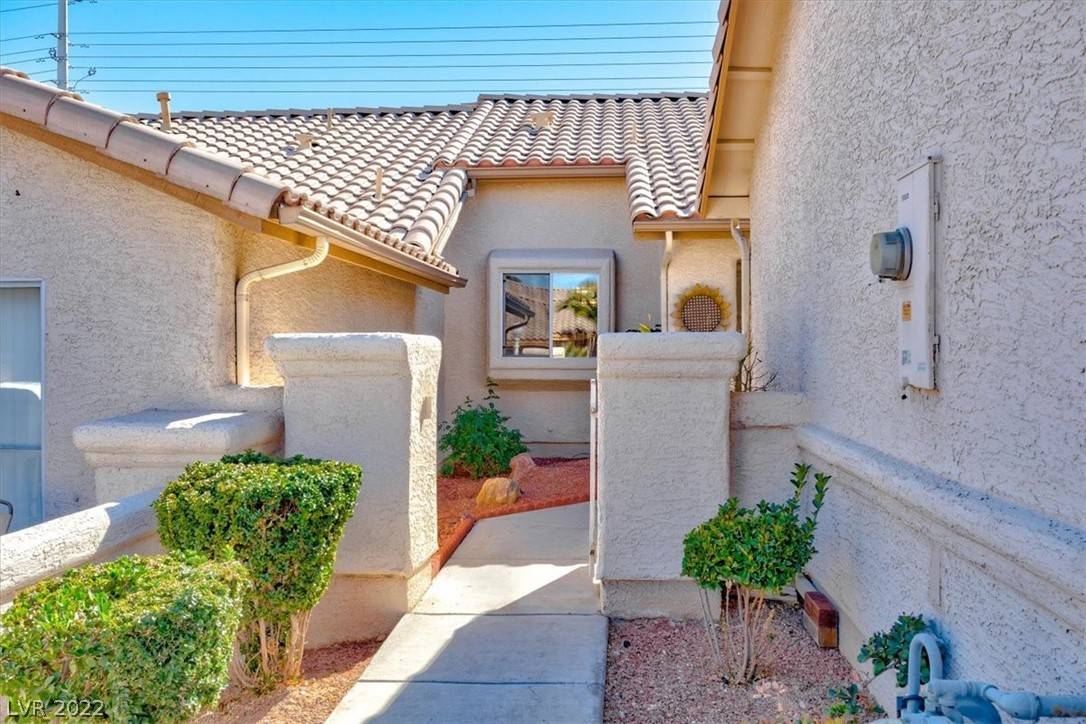 Las Vegas, NV 89129,9413 Mount Cash AVE #102