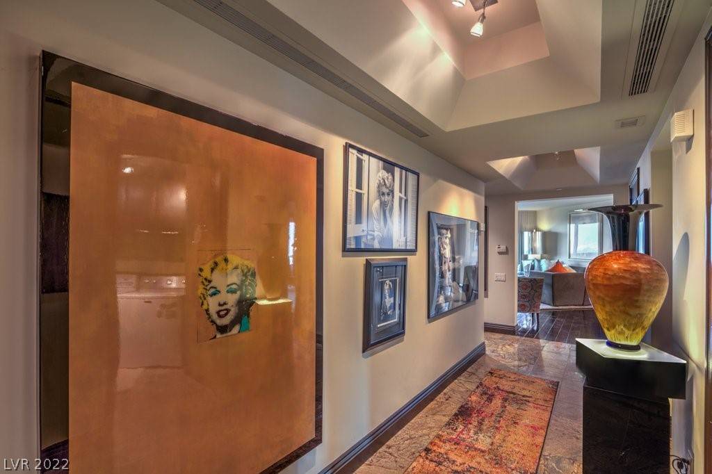Las Vegas, NV 89109,2777 Paradise RD #2504
