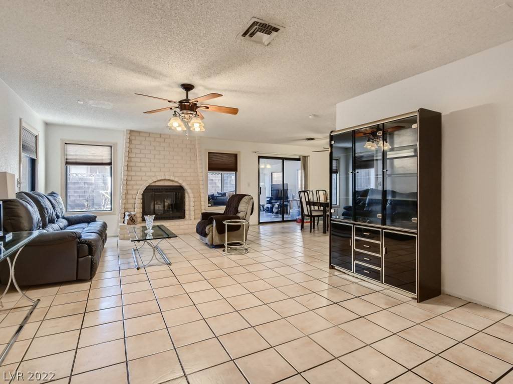 Las Vegas, NV 89120,5281 Alfalfa ST