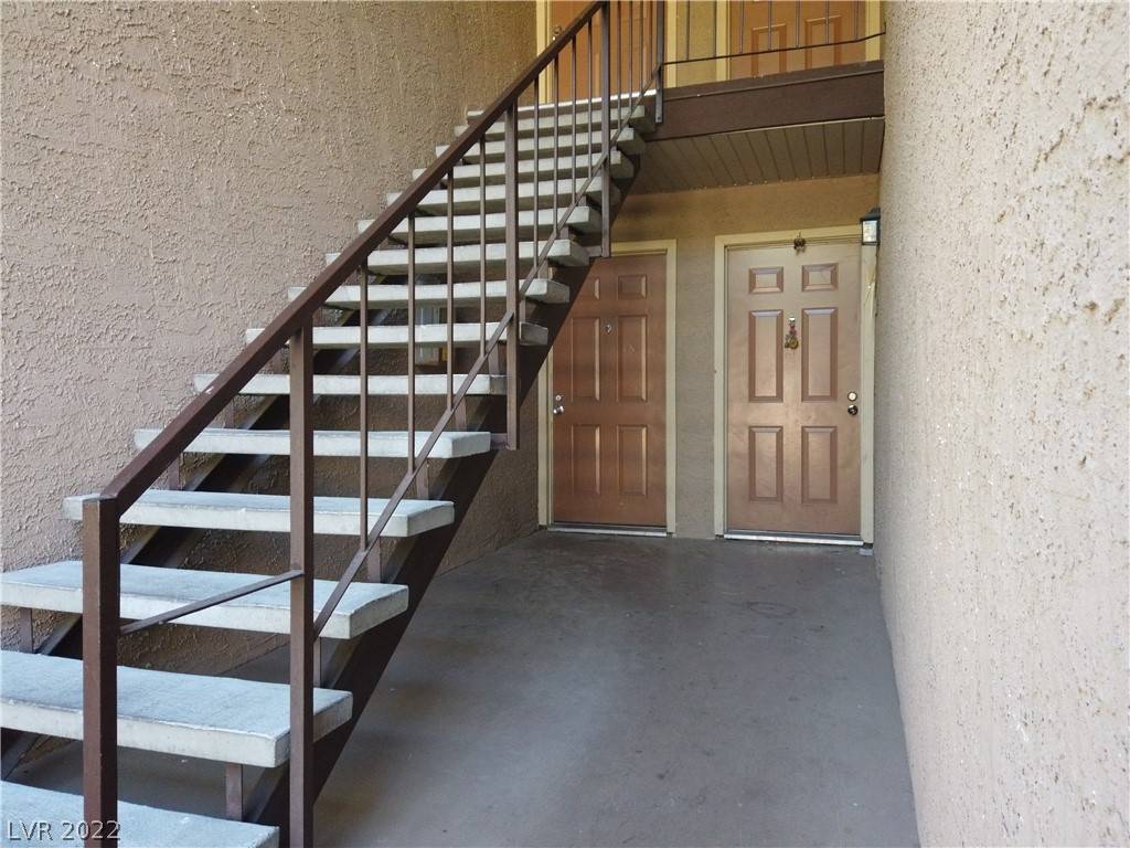Las Vegas, NV 89103,4920 Indian River DR #455