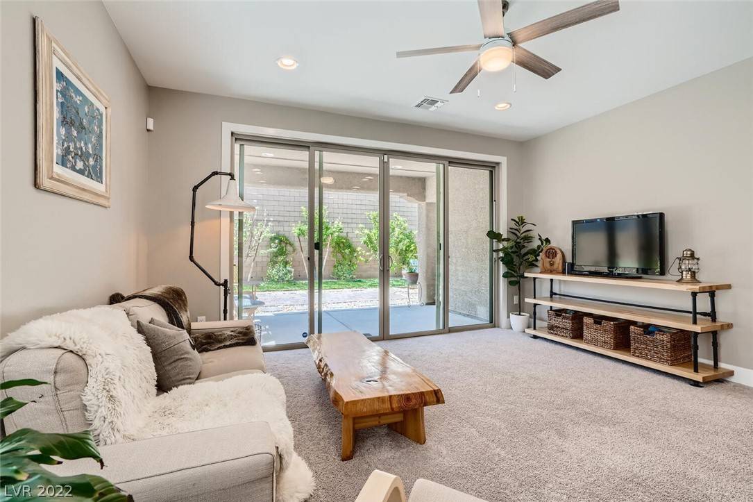 Las Vegas, NV 89166,8131 Skye Chalet ST