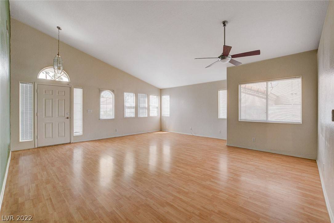Henderson, NV 89074,8 Sandwedge DR
