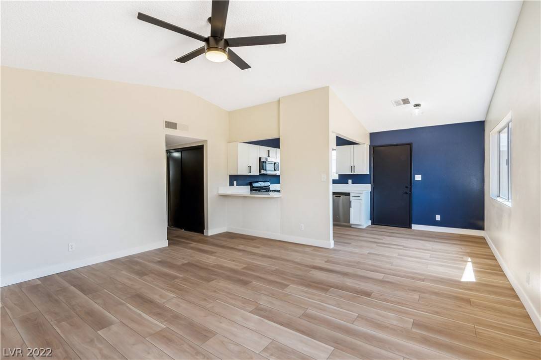 Las Vegas, NV 89103,6399 Placer DR