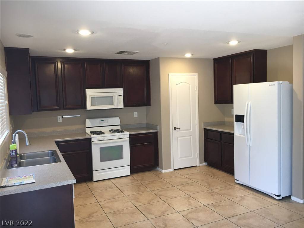 Henderson, NV 89002,1062 Paradise Coach DR