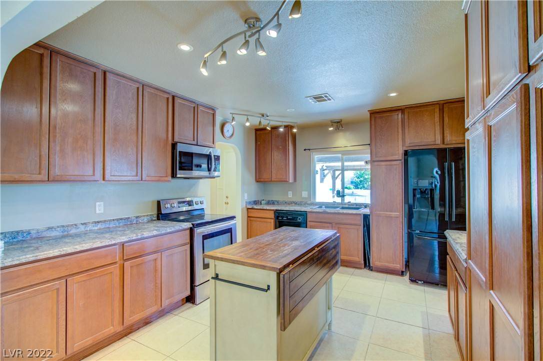 Henderson, NV 89002,1641 Turf DR