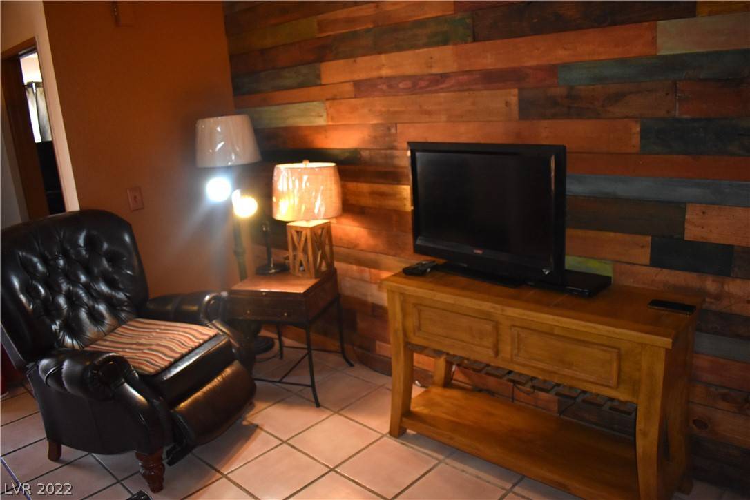 Las Vegas, NV 89110,868 Shrubbery LN