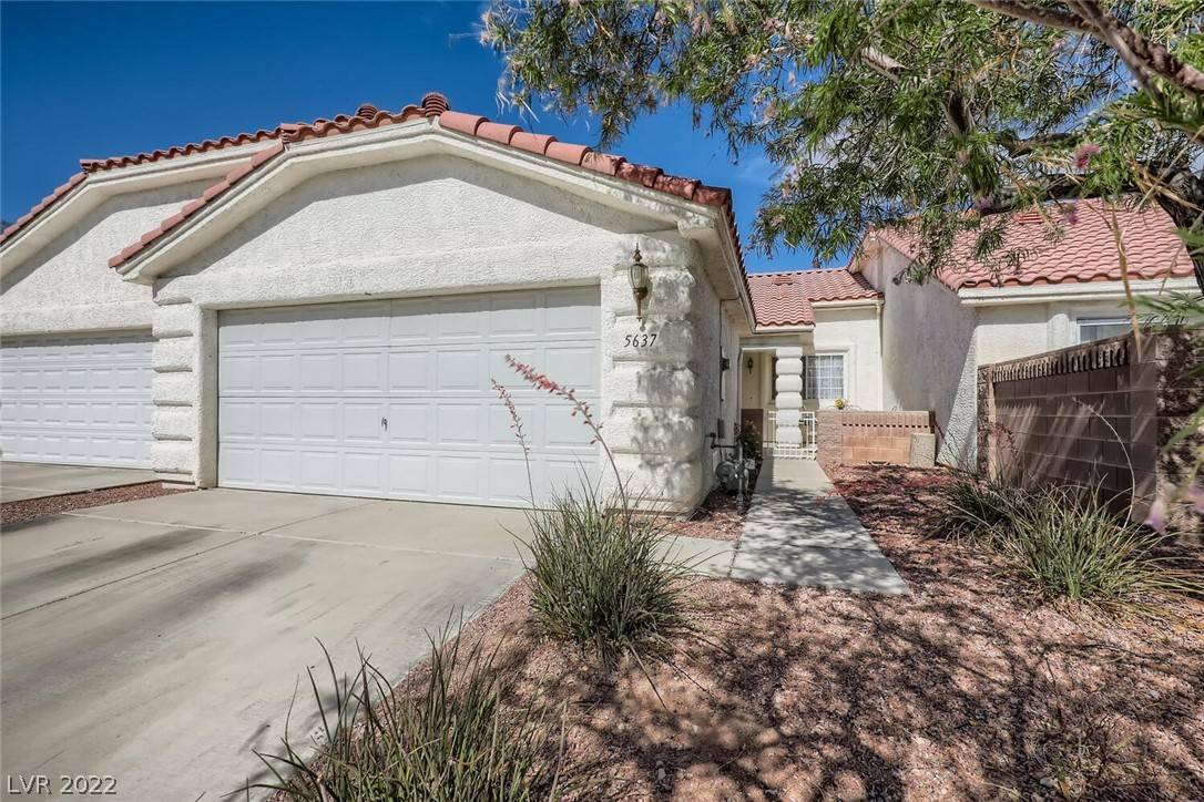 Las Vegas, NV 89113,5637 White Dune ST