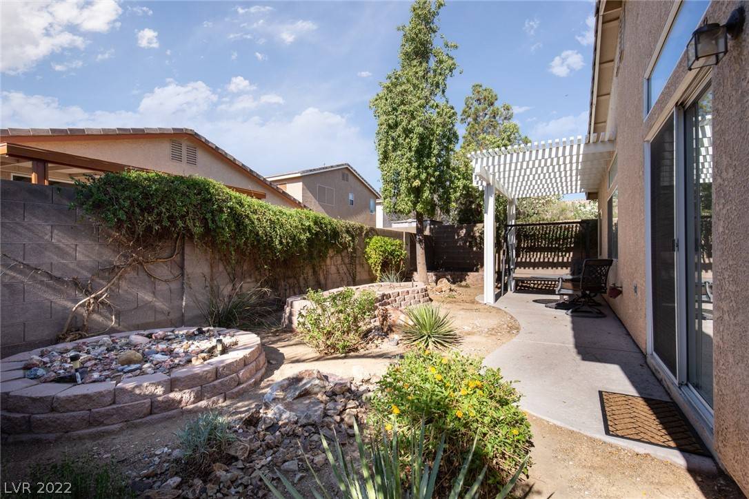 Las Vegas, NV 89147,9733 Salinger CT