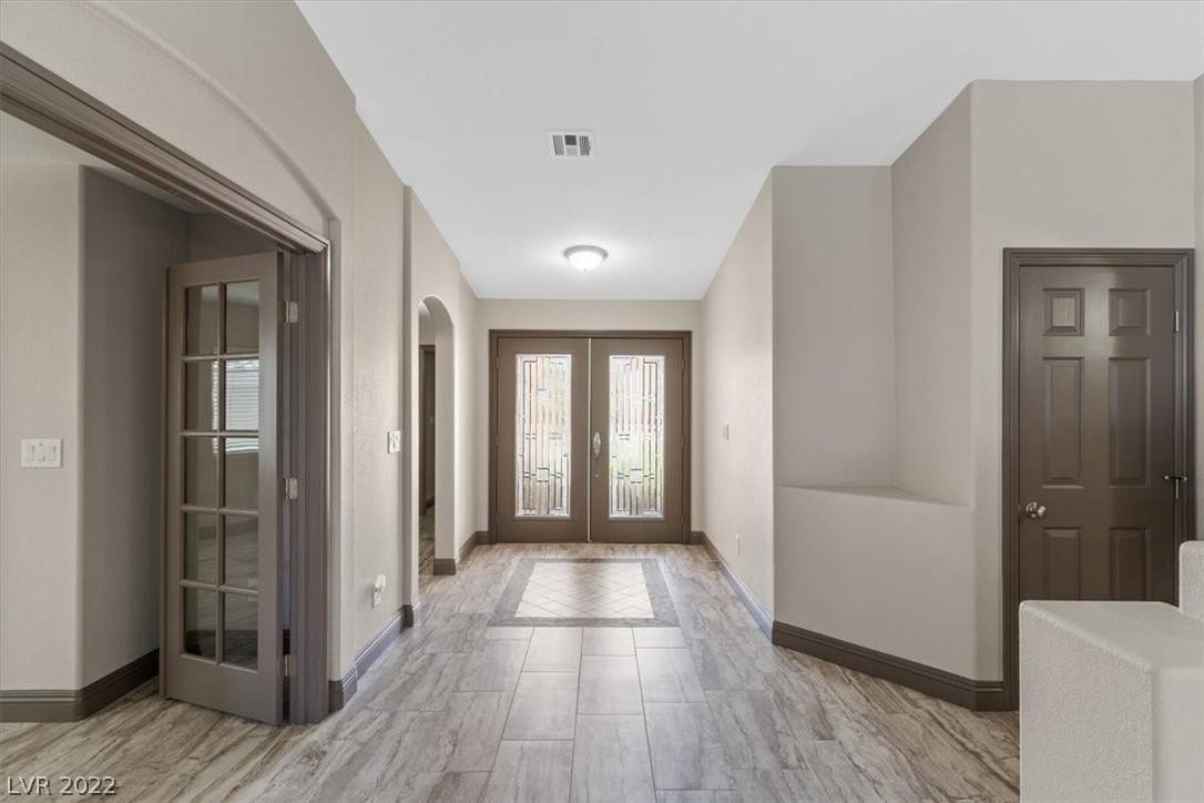Henderson, NV 89002,86 Horseweed CIR