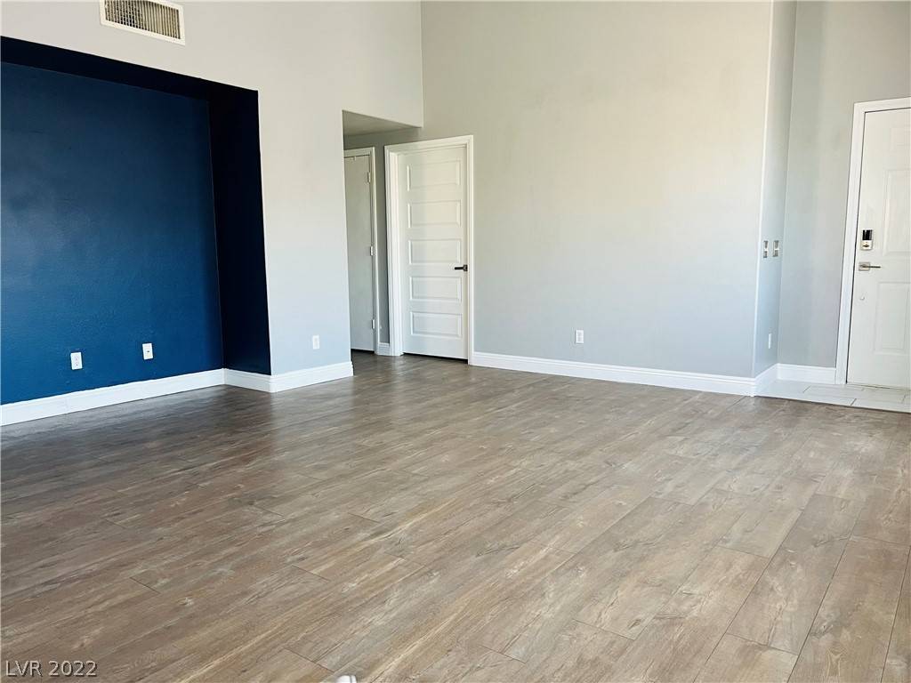 Las Vegas, NV 89117,2100 Quarry Ridge ST #206