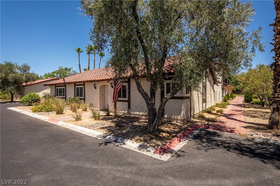 Las Vegas, NV 89107,817 Spyglass LN