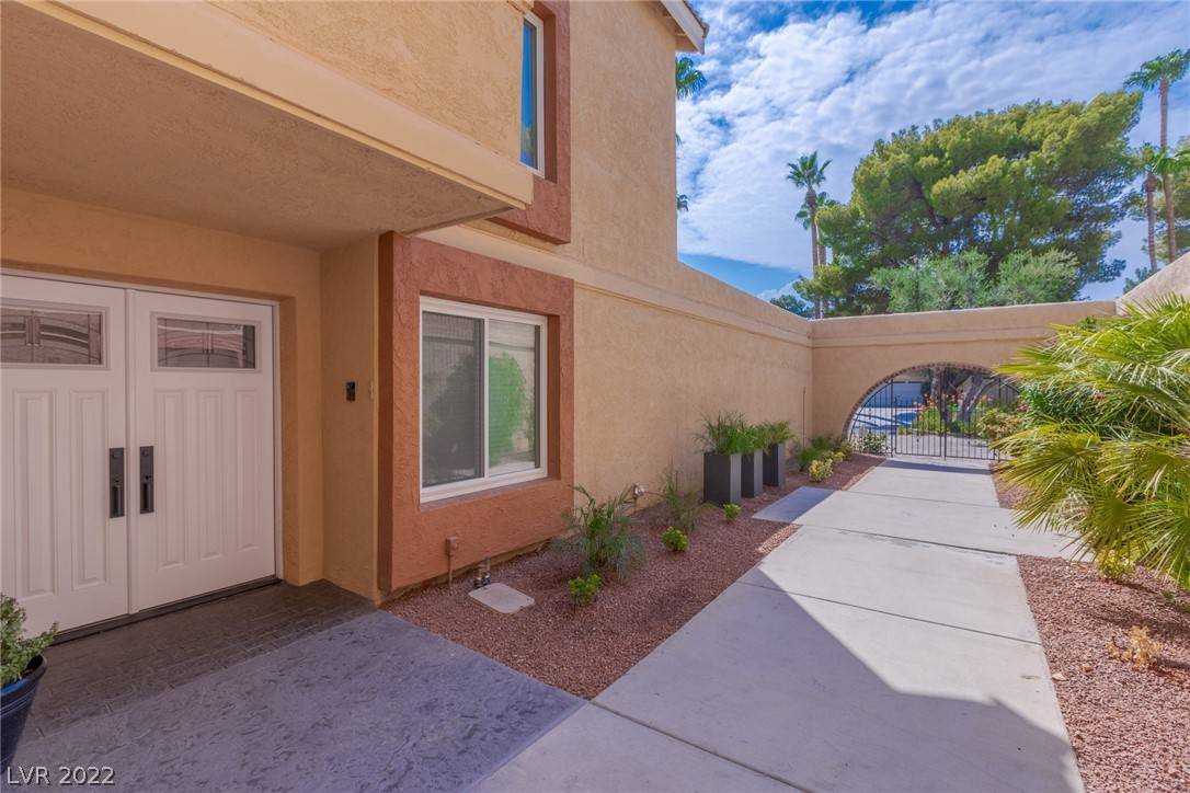Las Vegas, NV 89109,2972 Bel Air DR