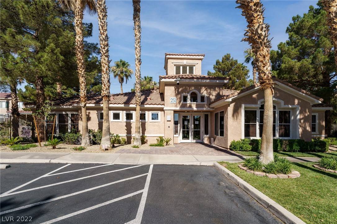 Henderson, NV 89012,251 S Green Valley Pkwy #612