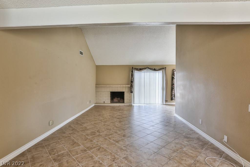Las Vegas, NV 89108,6157 Foxcroft AVE