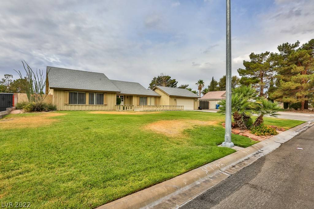 Las Vegas, NV 89108,6157 Foxcroft AVE