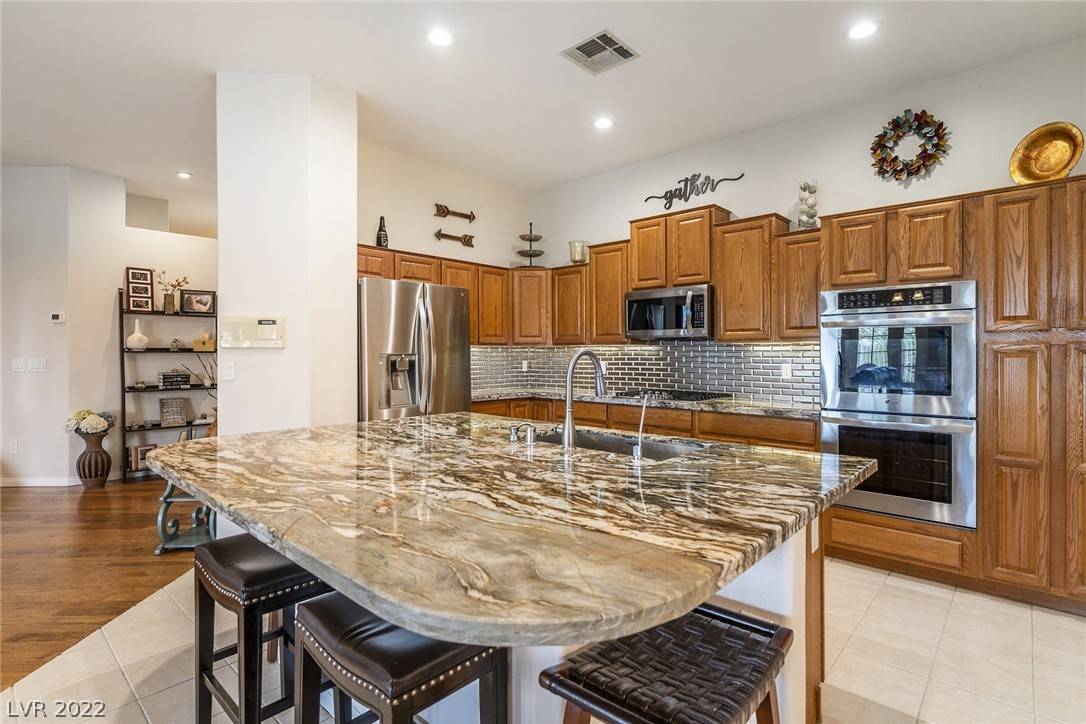 Henderson, NV 89002,724 Descartes AVE