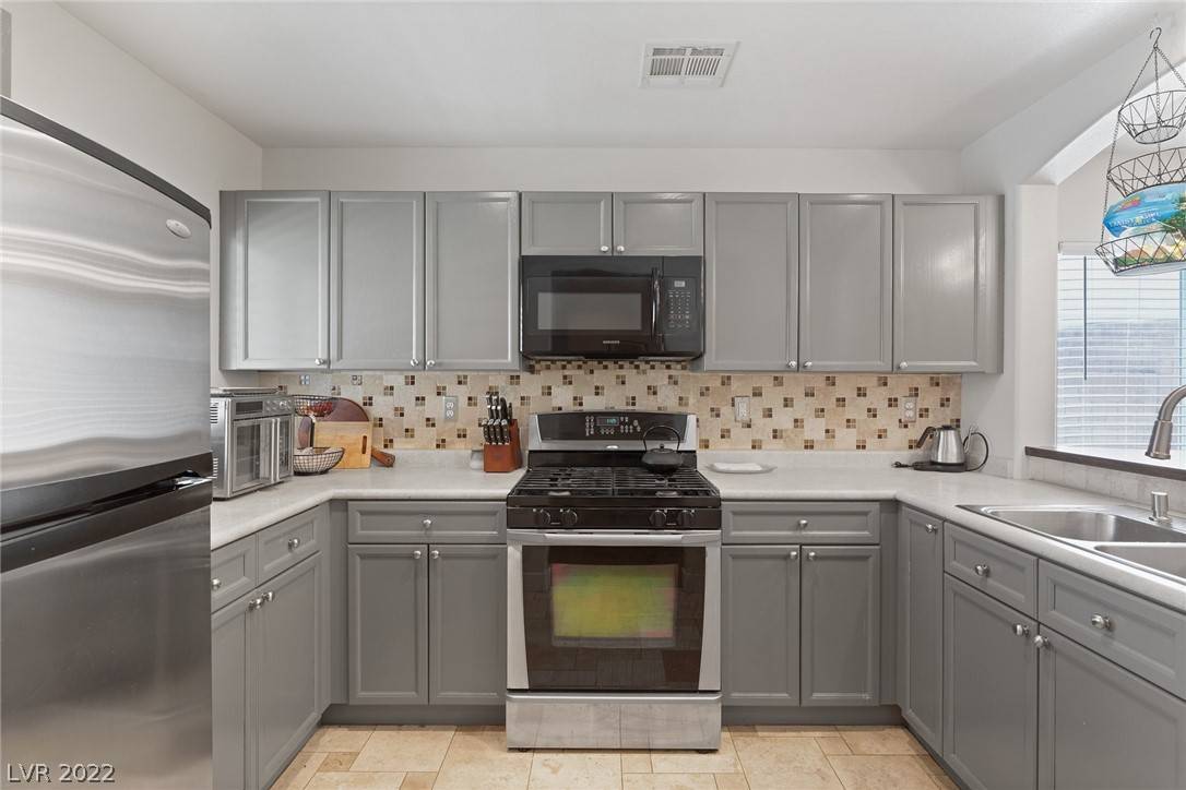 Las Vegas, NV 89149,8953 Careful Canvas AVE