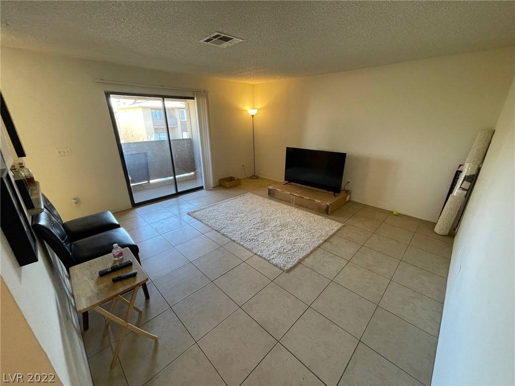 Las Vegas, NV 89121,4590 Carriage Park DR