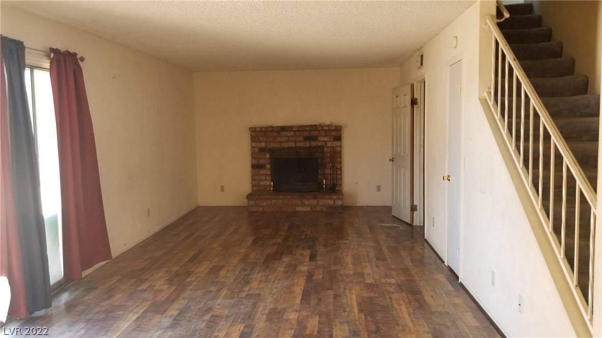 Henderson, NV 89002,735 Greenway RD