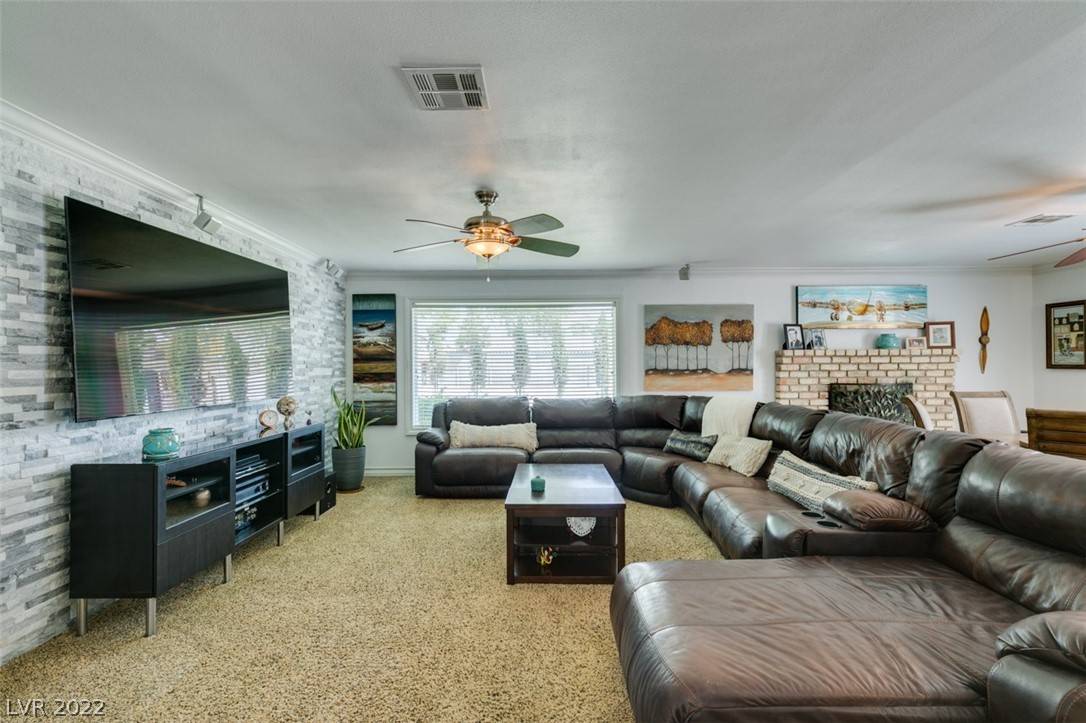 Las Vegas, NV 89108,6132 Foxcroft AVE