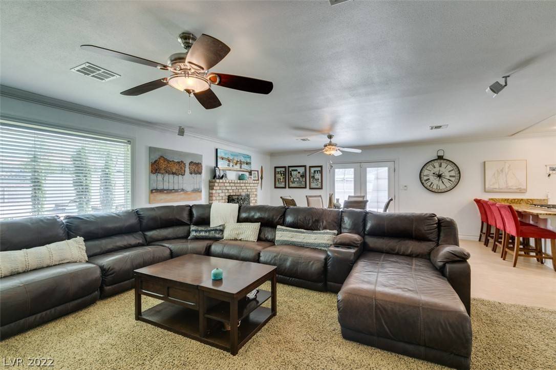 Las Vegas, NV 89108,6132 Foxcroft AVE