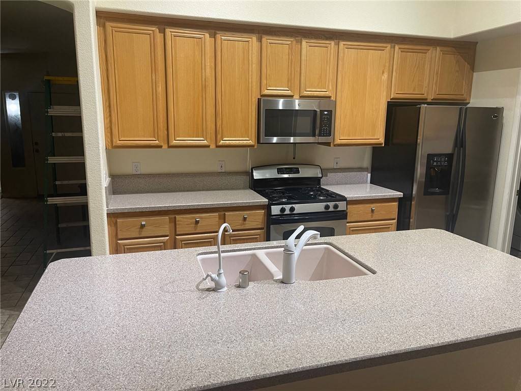 Henderson, NV 89012,25 Woodcarver ST