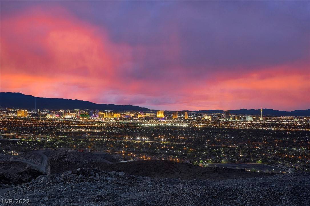 Henderson, NV 89012,551 Grand Rim DR