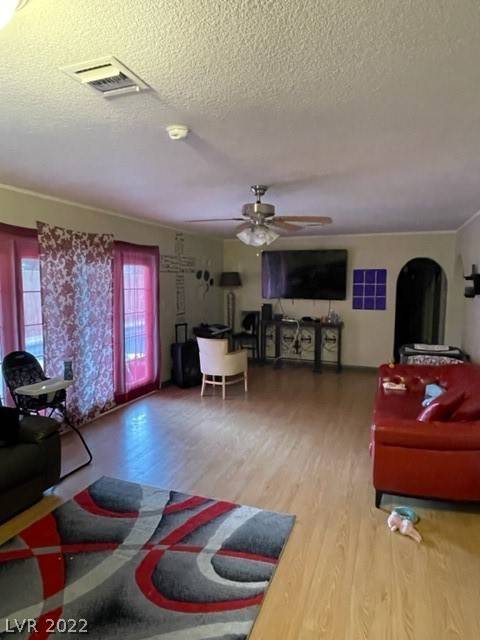 Las Vegas, NV 89107,313 Fuchia CIR