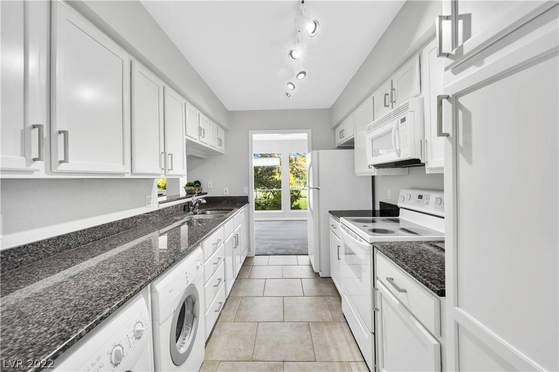 Las Vegas, NV 89109,668 Oakmont AVE #1720