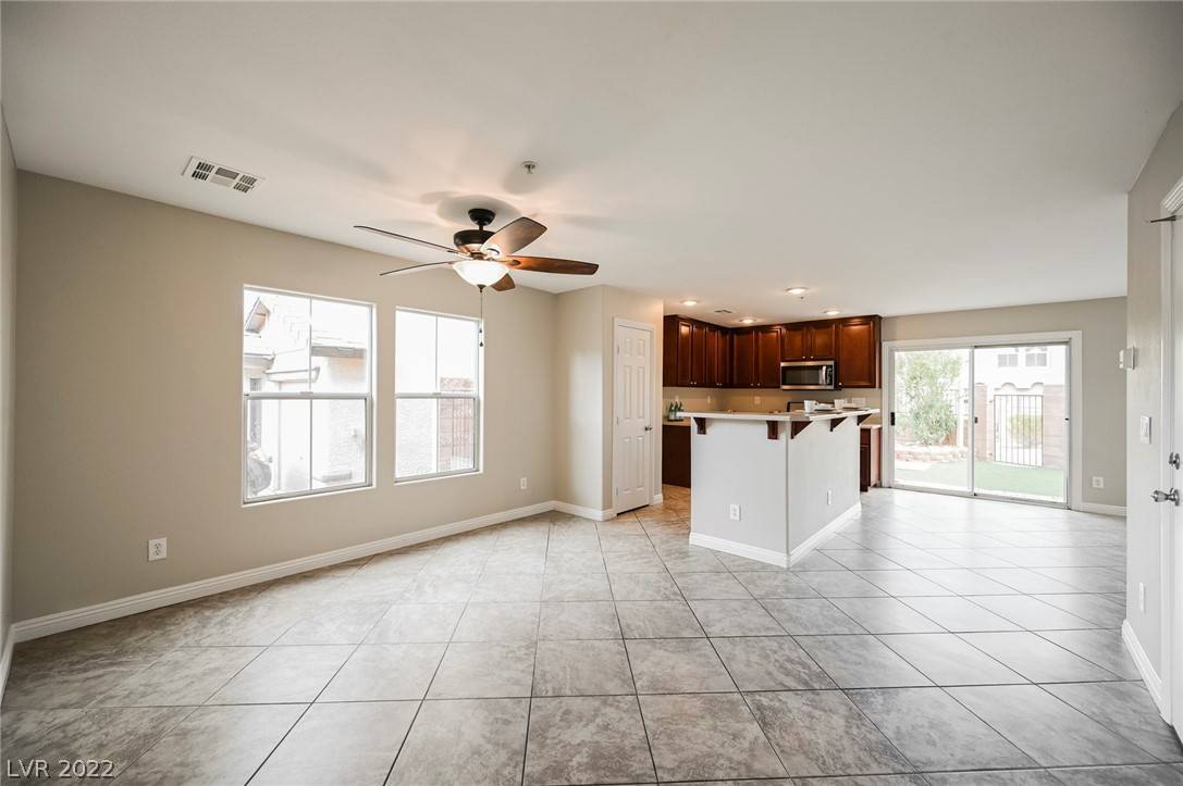 Henderson, NV 89002,1096 Paradise Resort DR