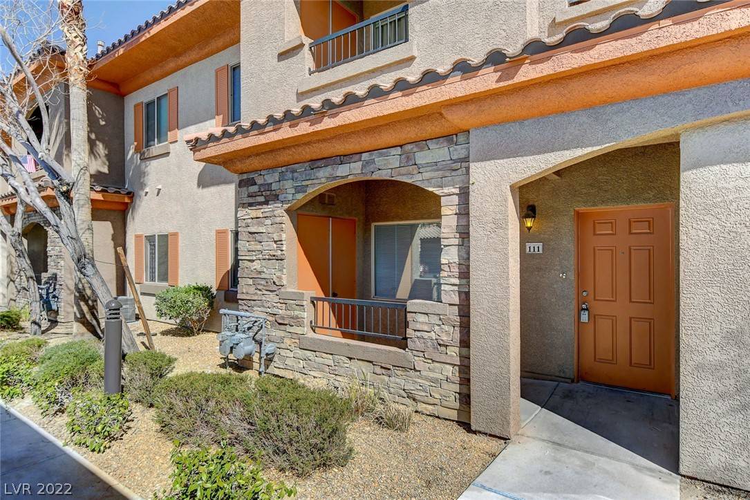 Las Vegas, NV 89113,7701 W Robindale RD #111