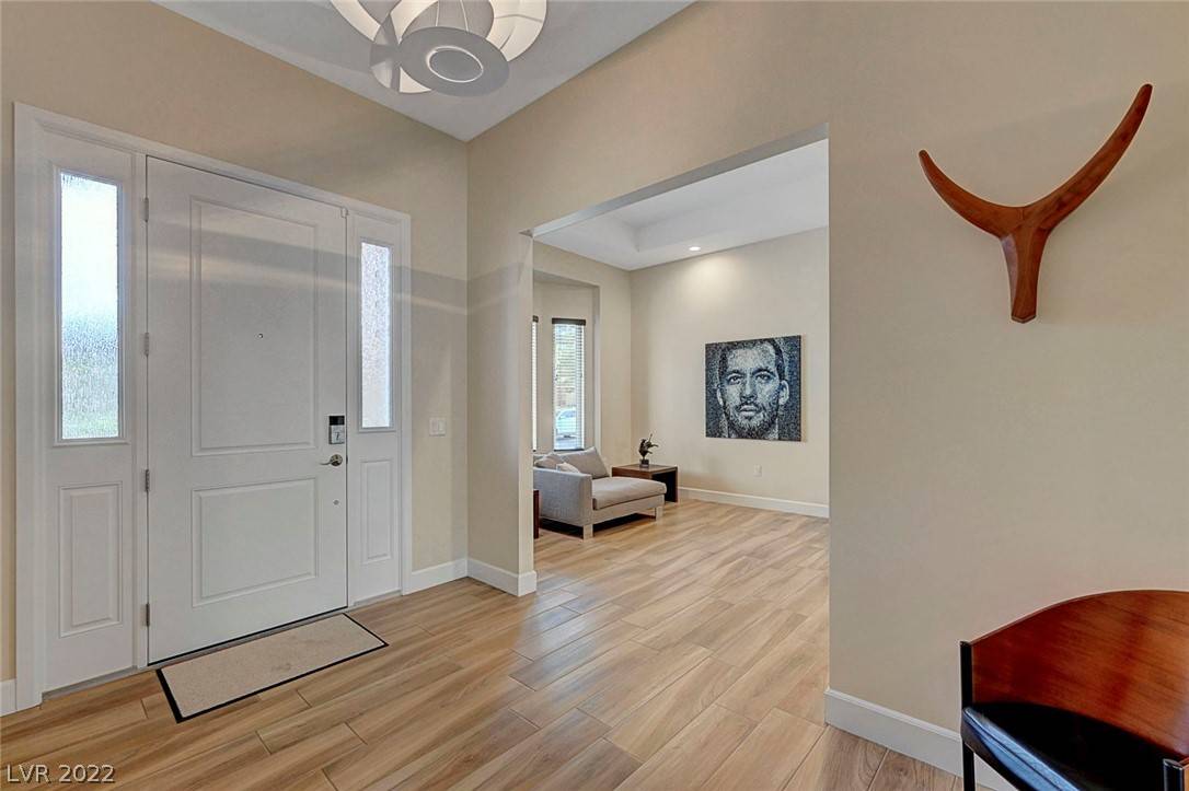 Las Vegas, NV 89121,3732 Canary Palm CT