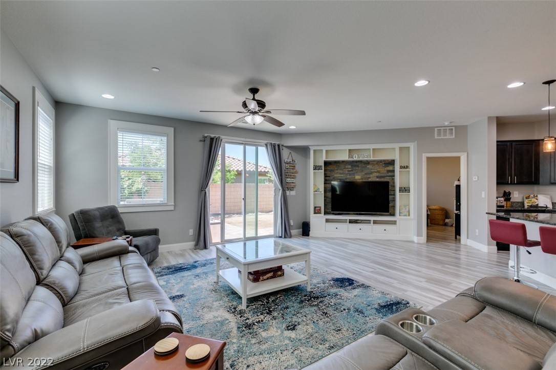 Henderson, NV 89002,723 Nerka DR