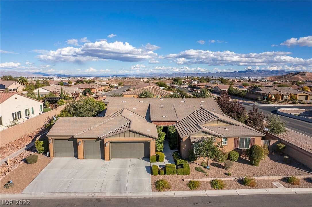 Las Vegas, NV 89113,8882 Crescent Lake ST