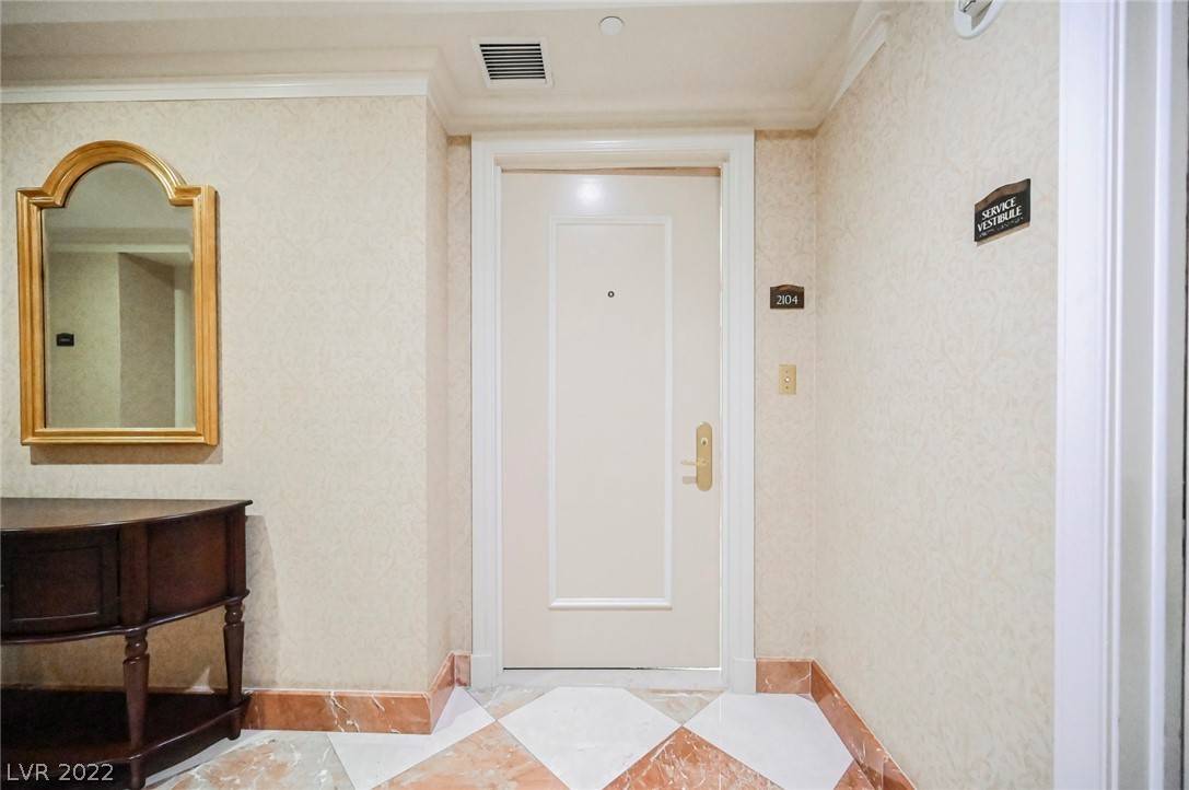 Las Vegas, NV 89109,2877 Paradise RD #2104