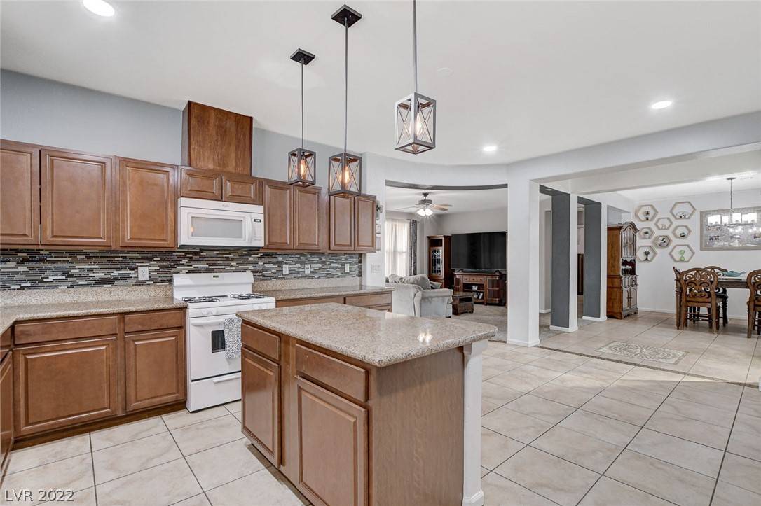 North Las Vegas, NV 89081,5646 Mammoth Mountain ST