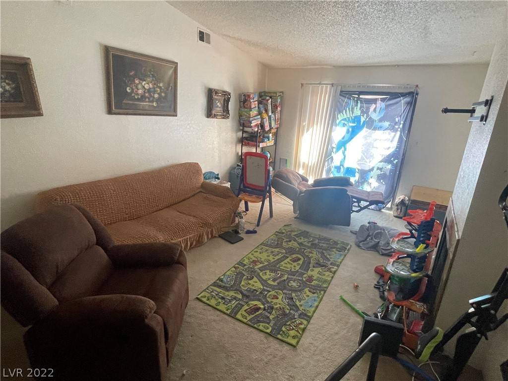 Las Vegas, NV 89119,1579 Hialeah DR