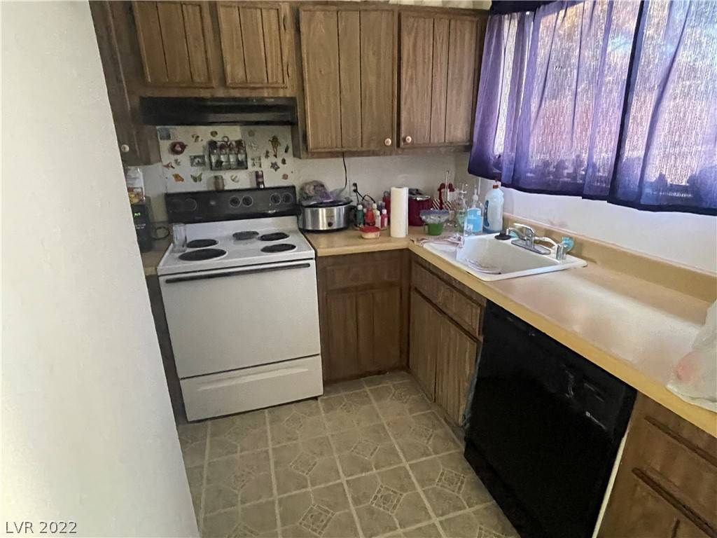 Las Vegas, NV 89119,1579 Hialeah DR