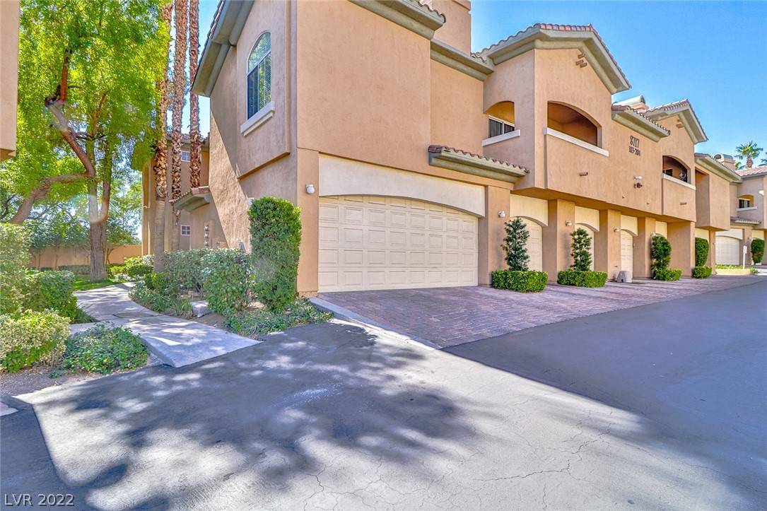 Las Vegas, NV 89128,8717 Red Brook DR #201