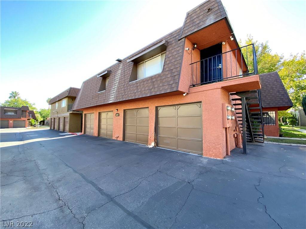 Las Vegas, NV 89169,4694 Monterey CIR #4