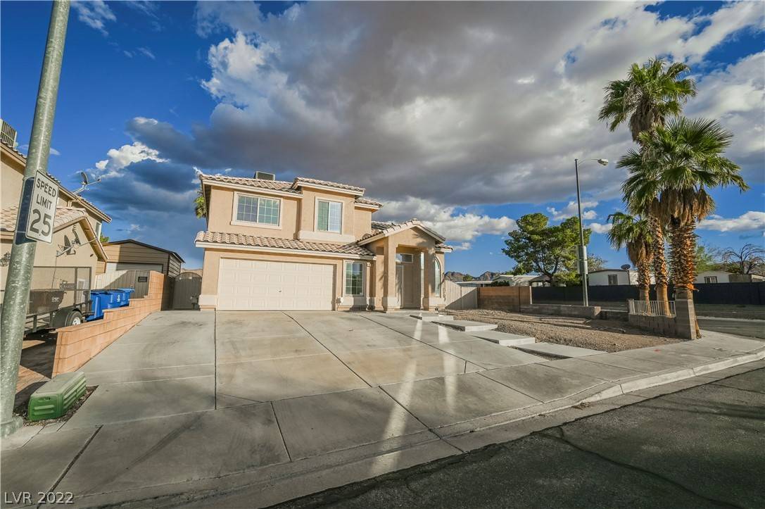 Henderson, NV 89002,2000 Golden Shadow CT