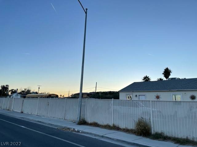 Las Vegas, NV 89101,745 McKnight ST