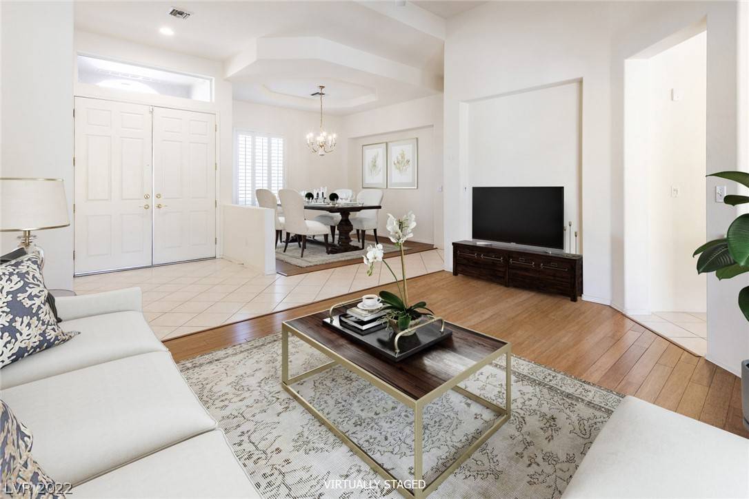 Las Vegas, NV 89134,3033 Highland Falls DR