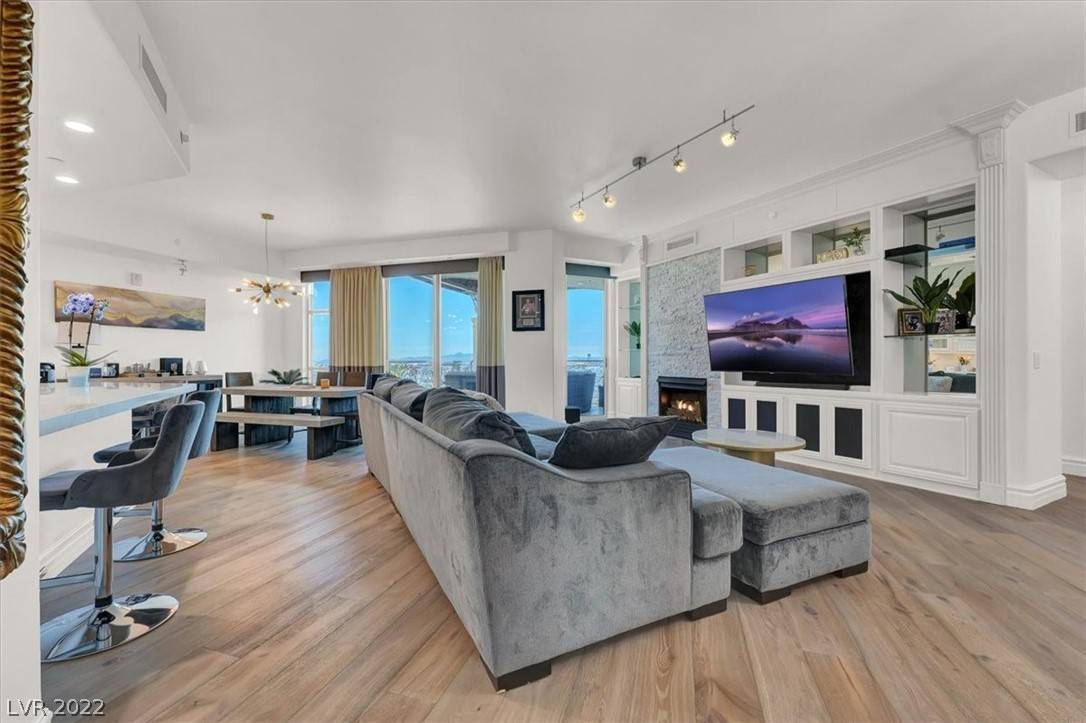 Las Vegas, NV 89145,9101 Alta DR #204