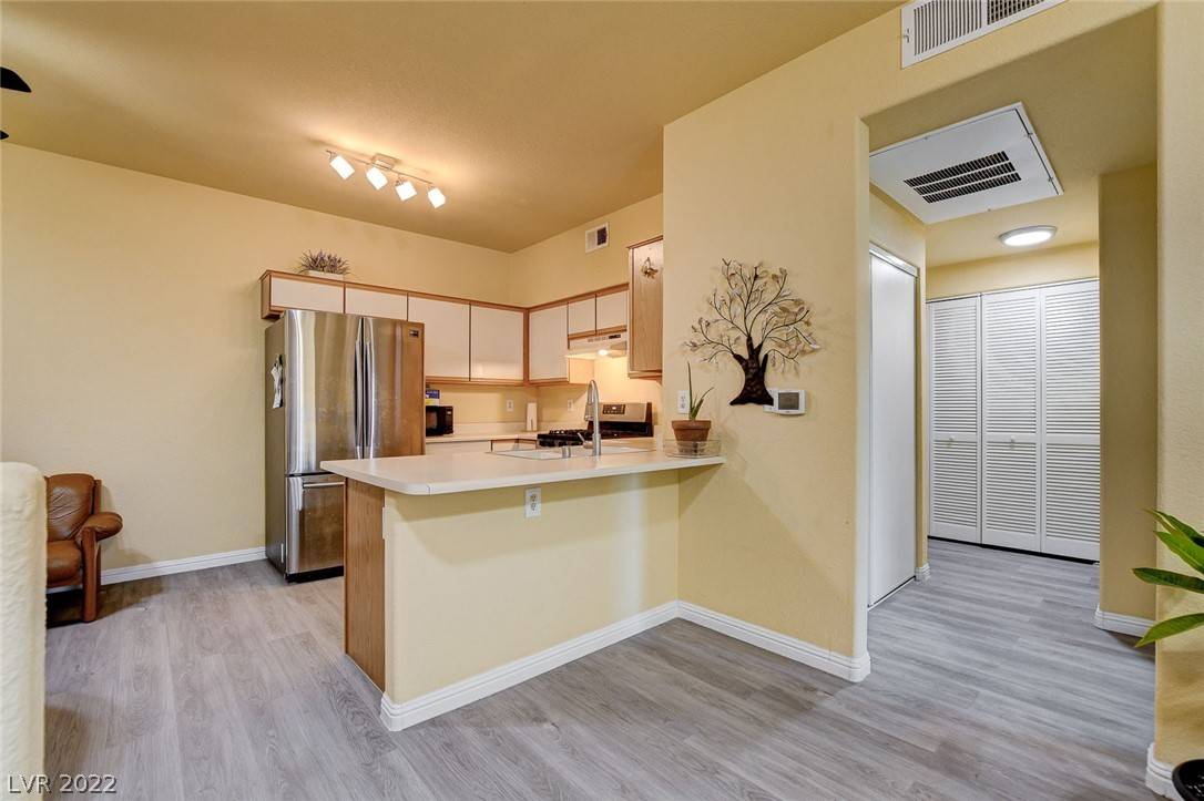 Las Vegas, NV 89122,5751 E Hacienda AVE #135