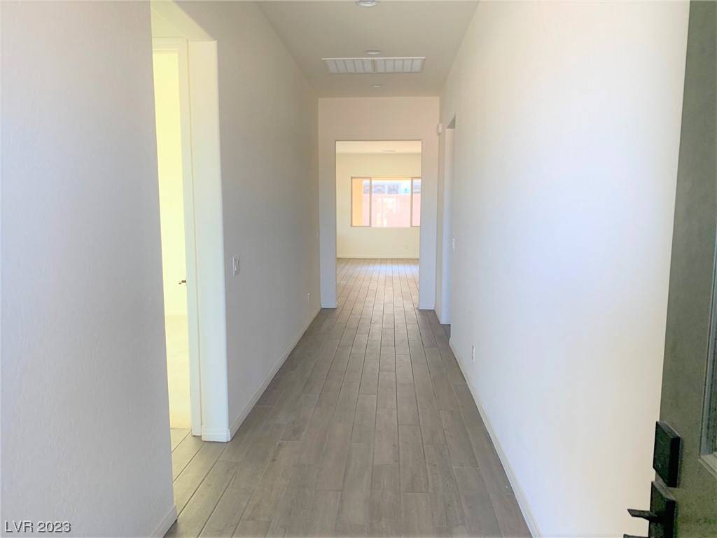 North Las Vegas, NV 89081,6137 Bugsy ST