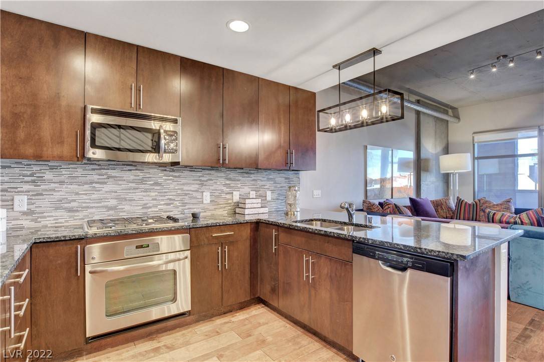 Las Vegas, NV 89101,353 E BONNEVILLE AVE #131