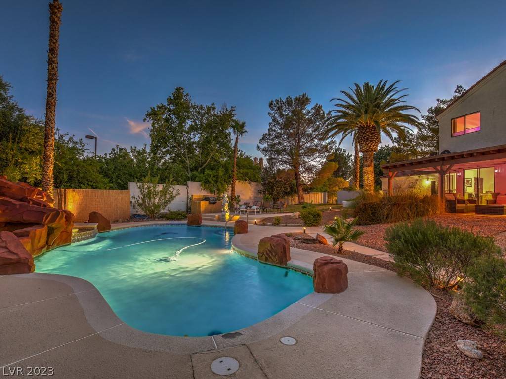 Las Vegas, NV 89117,7375 Laredo ST