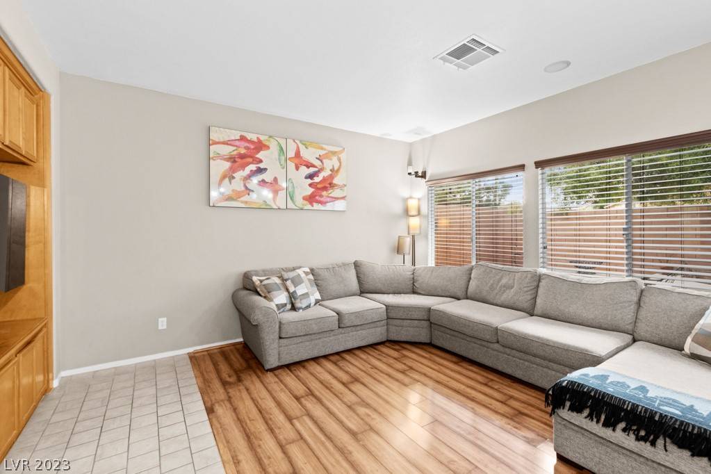 North Las Vegas, NV 89081,6244 Standing Elm ST