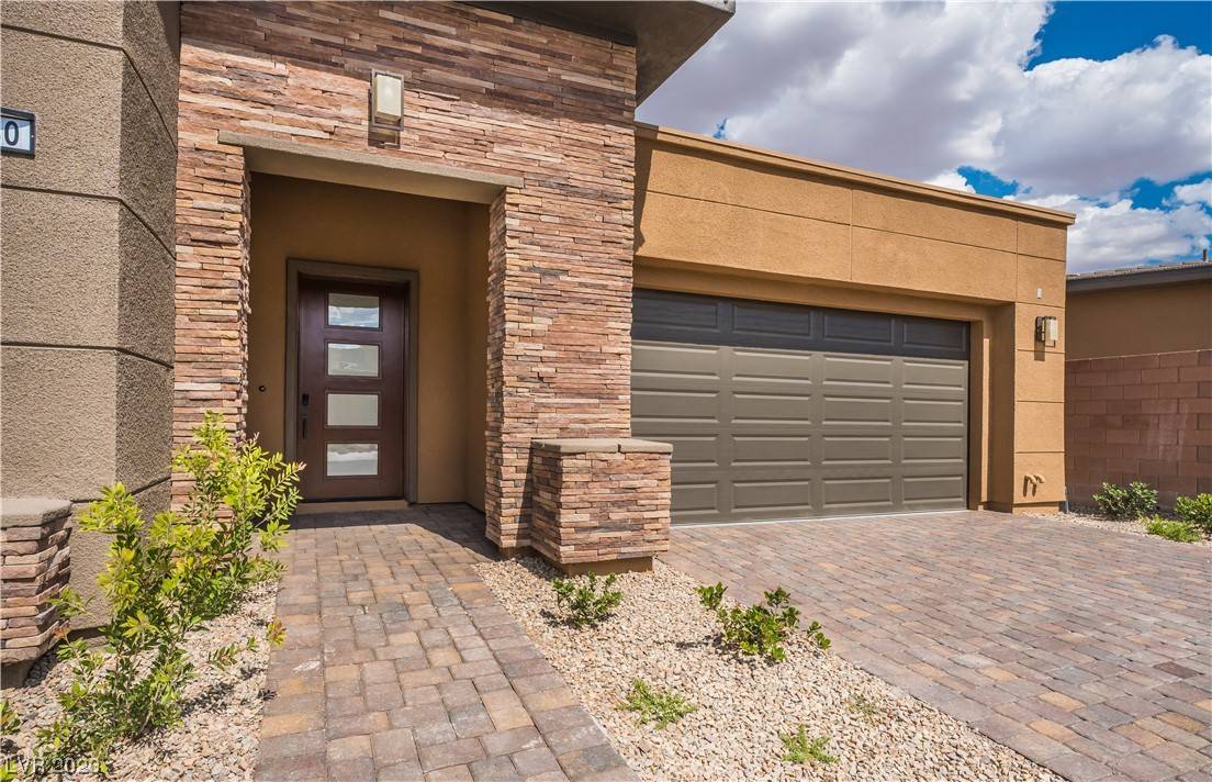 Las Vegas, NV 89148,6840 Steel Mist ST